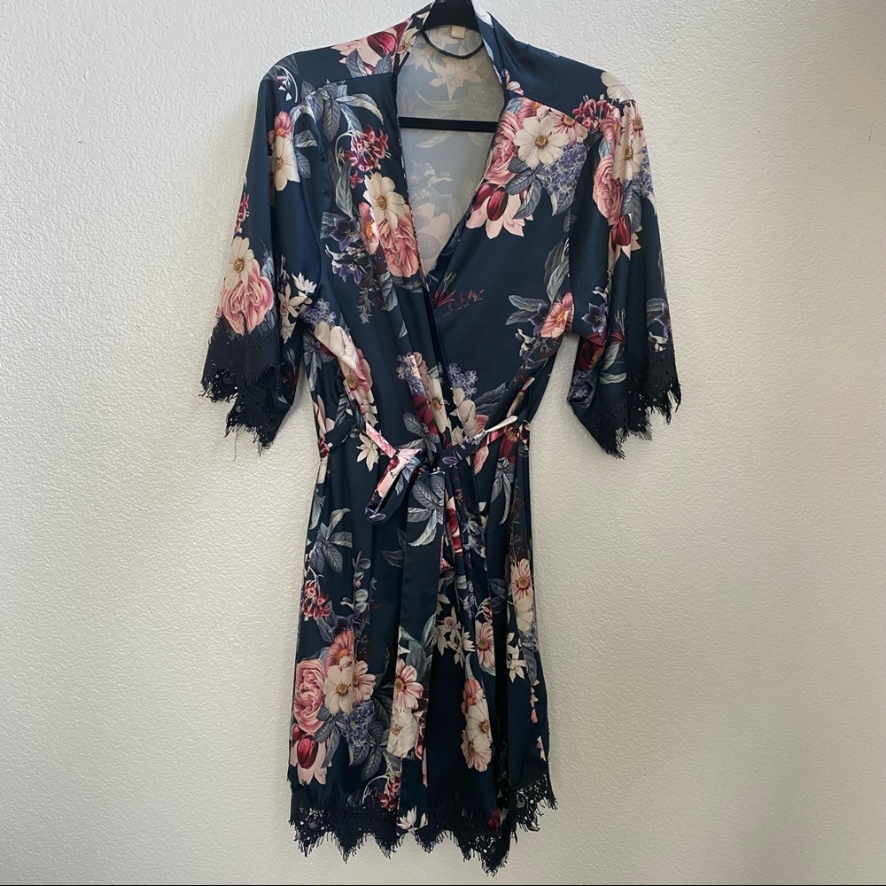EUC Higher Quality Navy Blue and Pink Flowered Satin Robe with Crochet Lace Trim